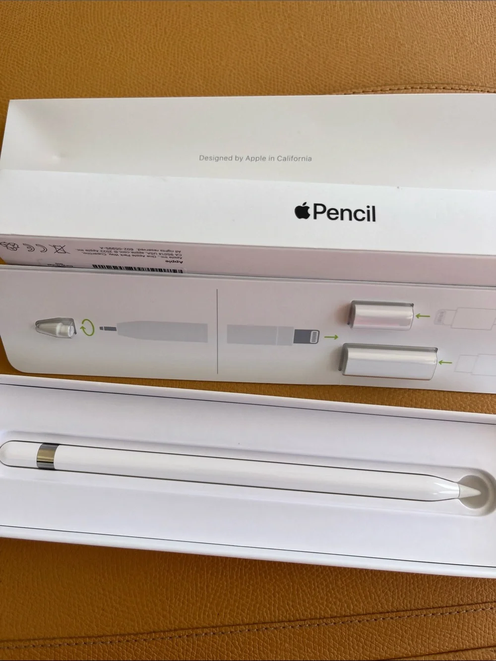 Apple Pencil (White) - Lightning Adapter Included
